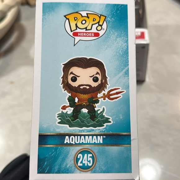 Funko Pop Aquaman Vinyl Figure - Picture 5 of 5